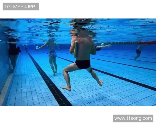 游泳教学的全面指南：从基础技巧到进阶训练的全程解析